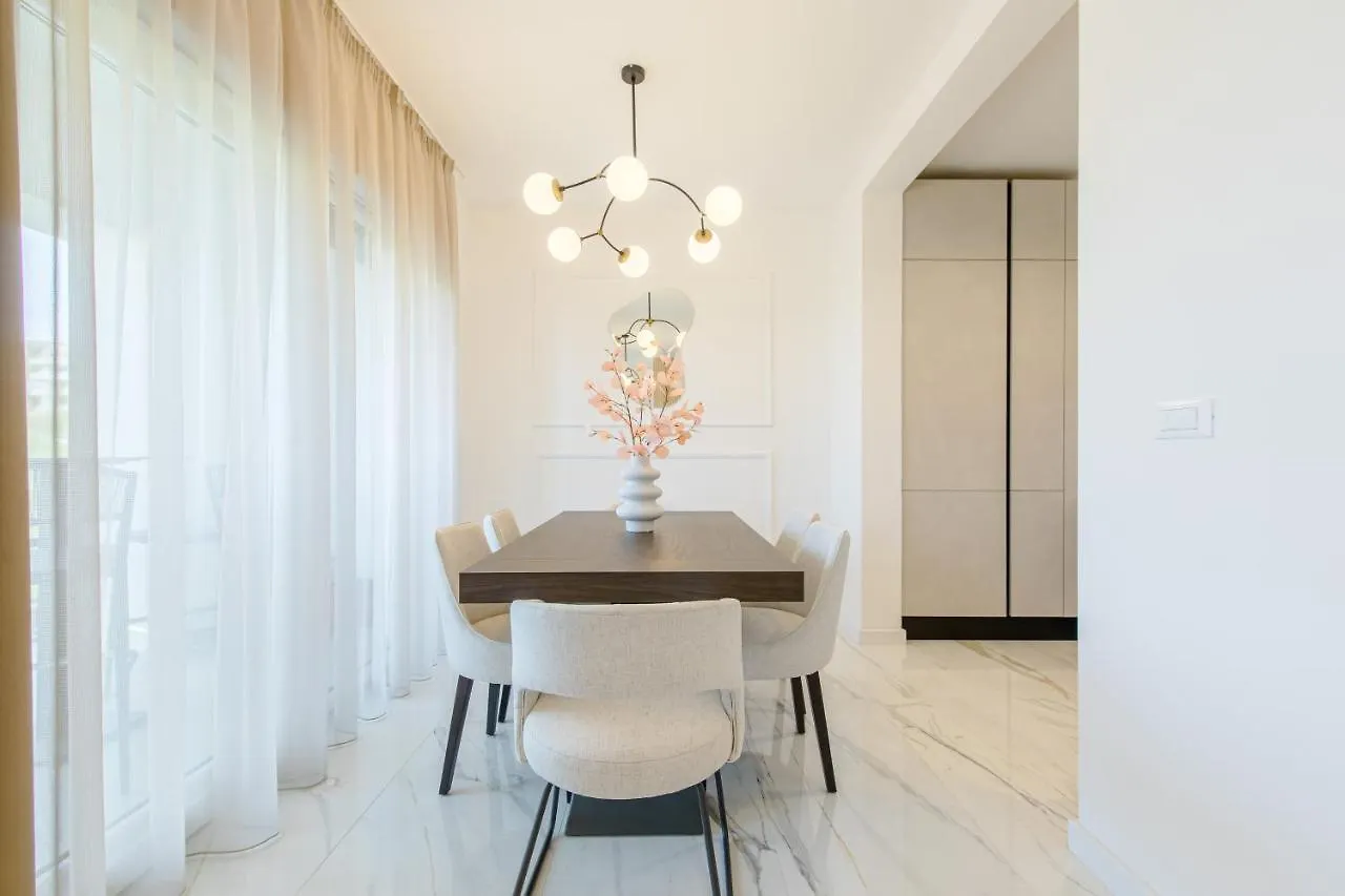 Apartment Cosmopolitan **** Split