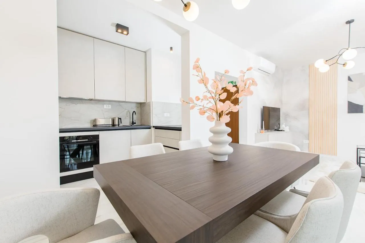 Apartment Cosmopolitan **** Split