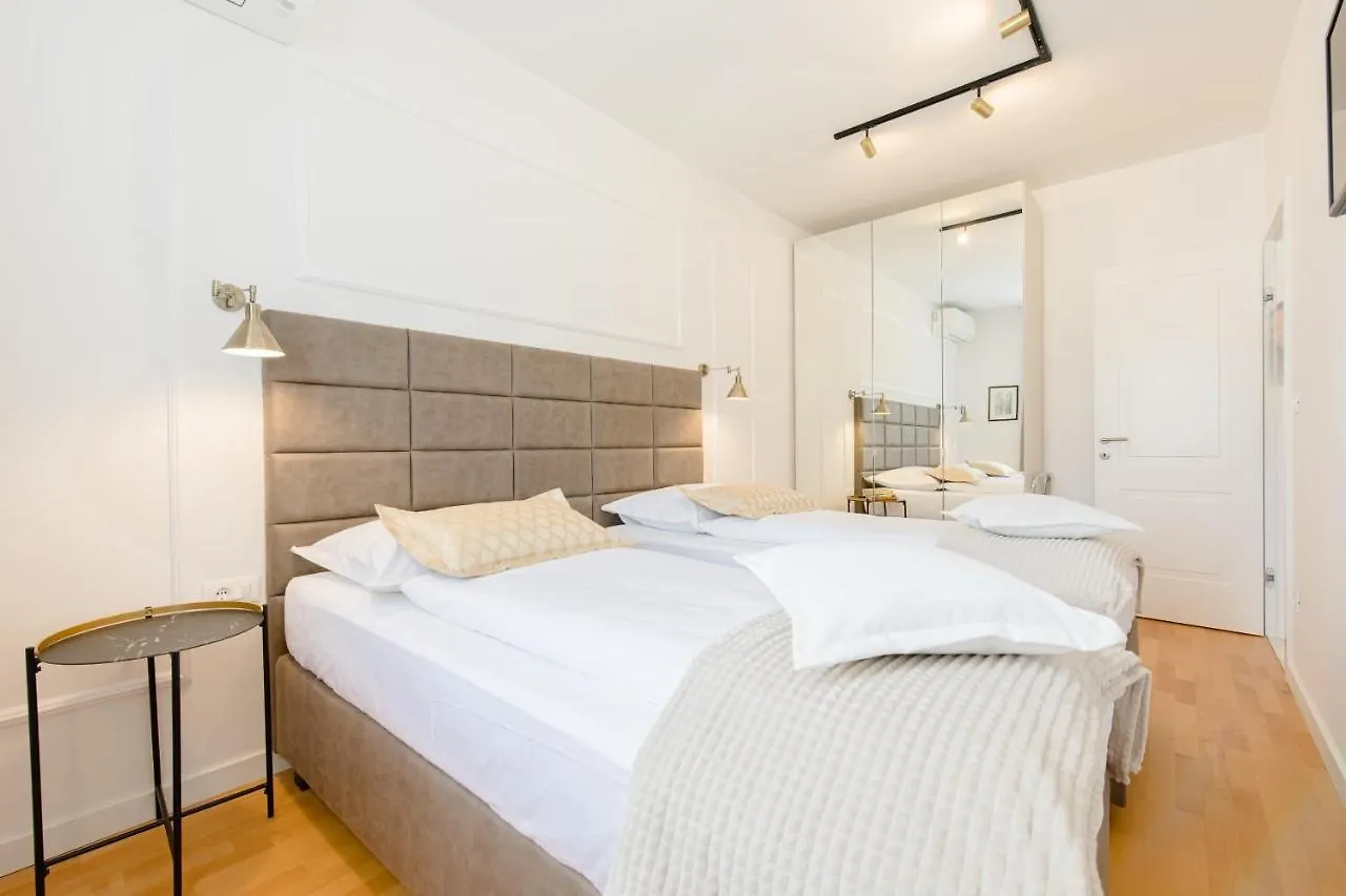 Apartment Cosmopolitan **** Split